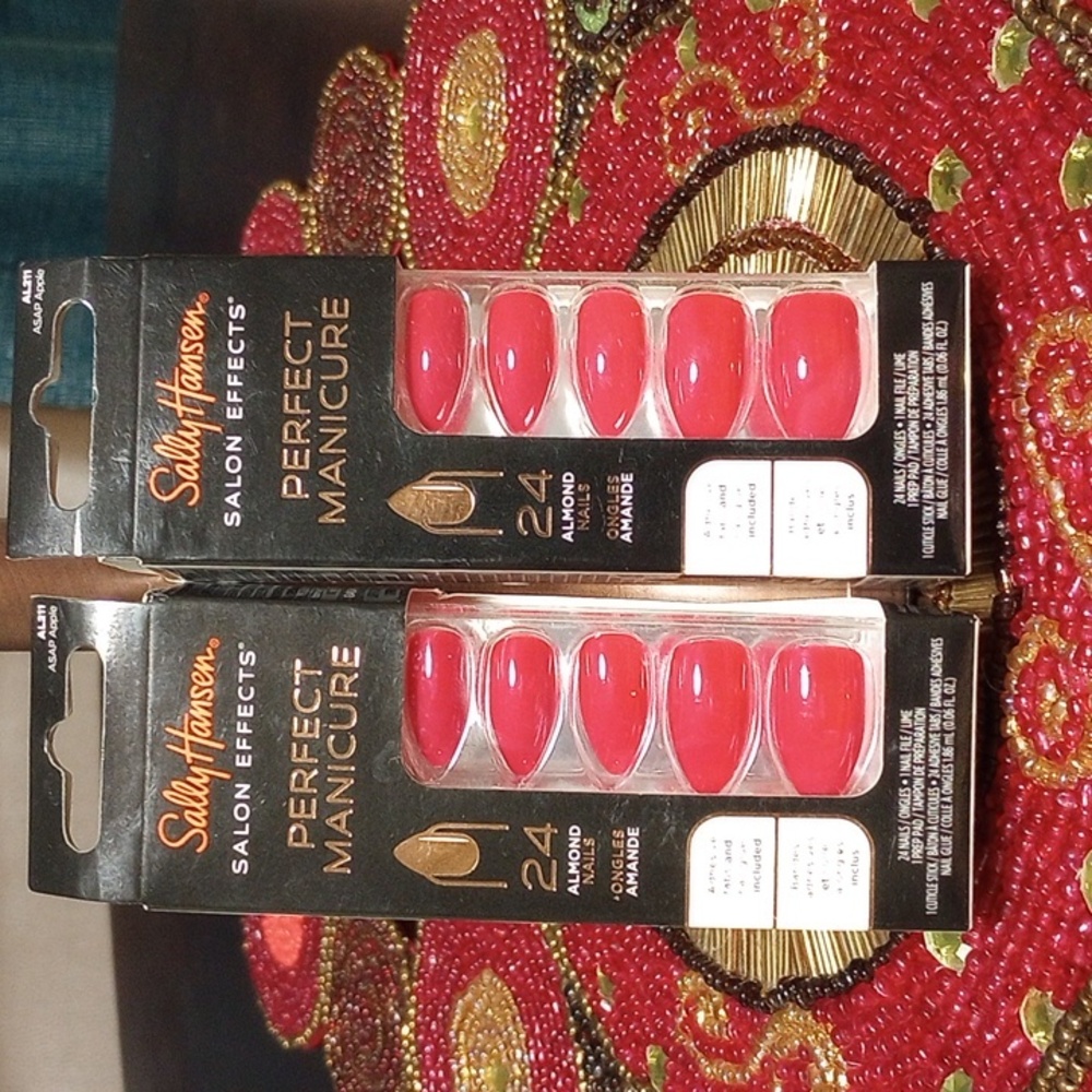 Press On Nails Bundle Of (2)